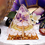 Orgonite pyramid with white agate Runa Isa